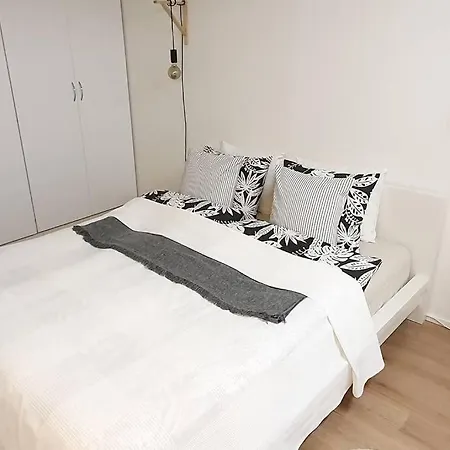 Cozy Near The City Centre! Free Parking Daire